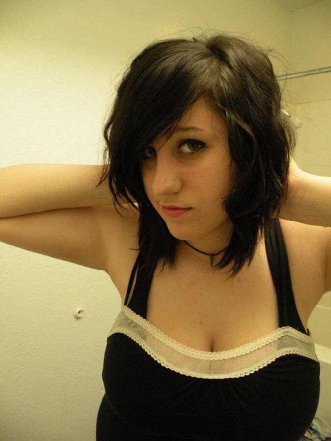 Heavy-titted goth teen