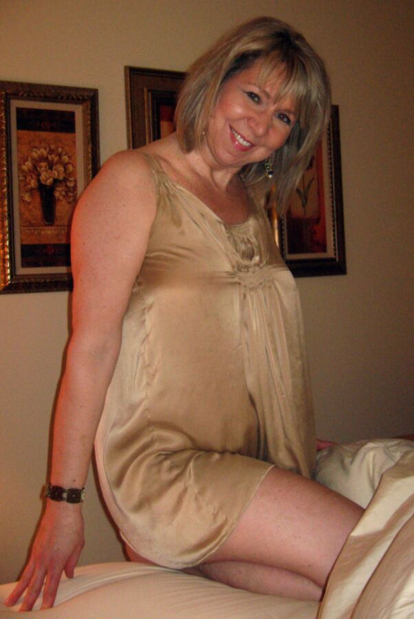 Diane - Sexy Thick Nude Grandmother