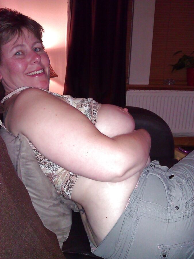 Soooo Love to Cum Inside Busty Scots Moms LoveBox