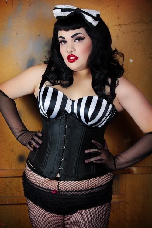 plus size pinups