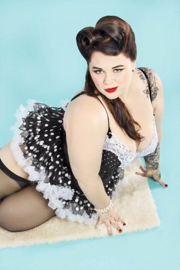 Plus-Size-Pinups