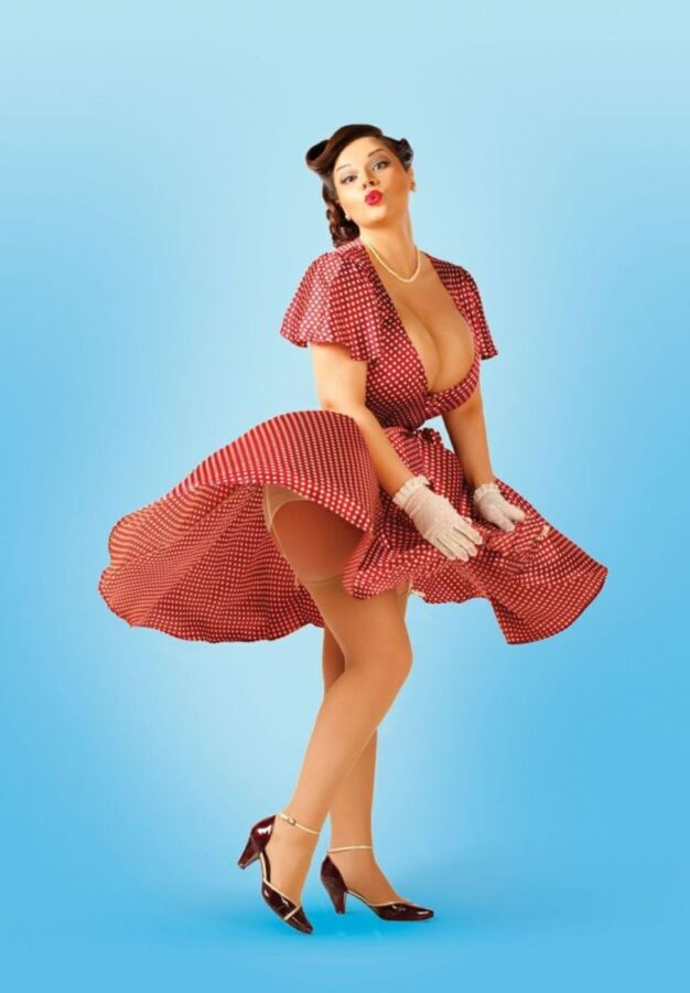 plus size pinups