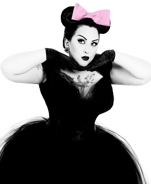 Plus-Size-Pinups