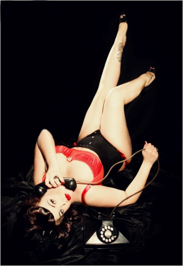 plus size pinups