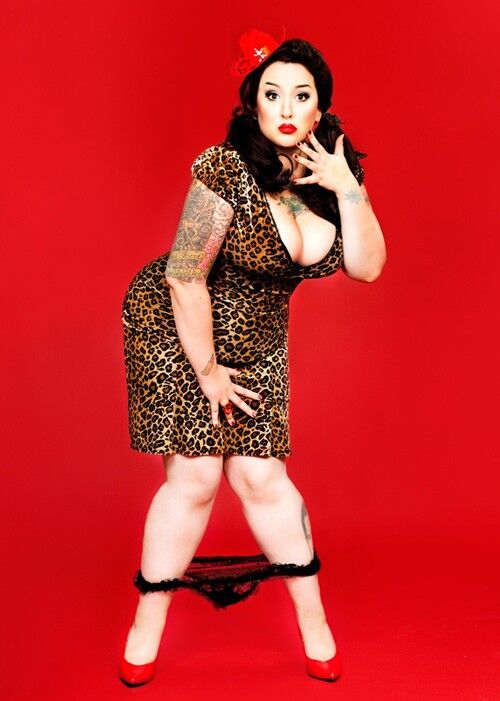 plus size pinups