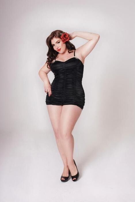 plus size pinups