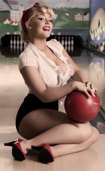 plus size pinups