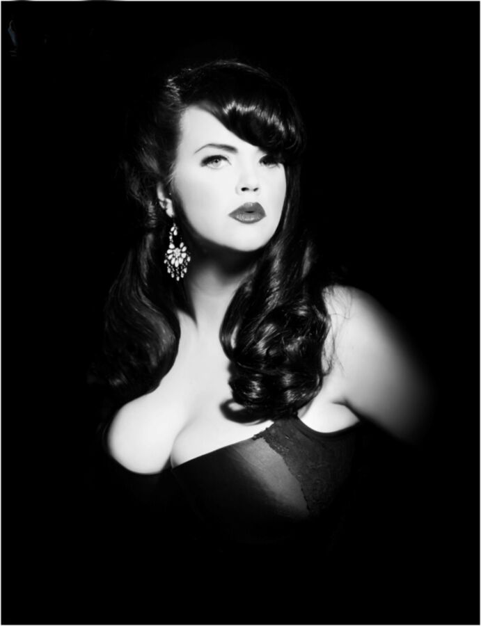 Plus-Size-Pinups