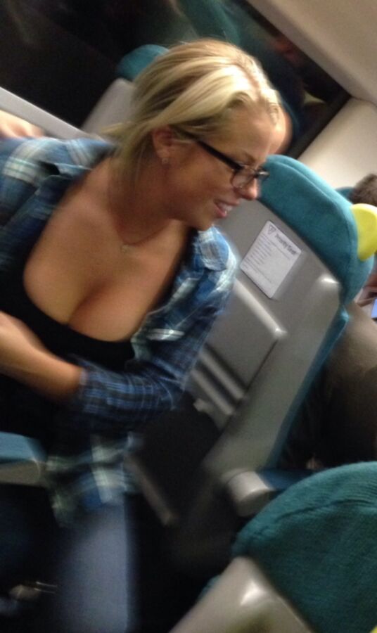 Voyeur train girl great tits / cleavage