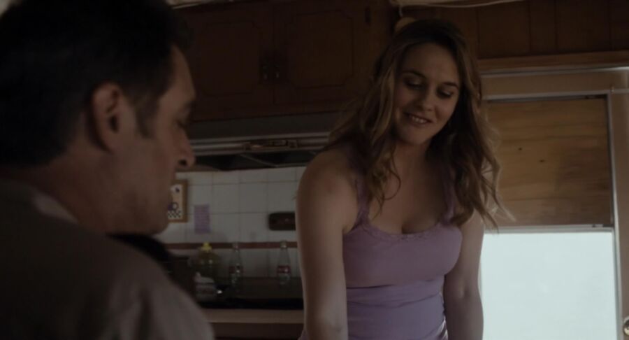 Alicia Silverstone mit GROSSEN TITTEN!