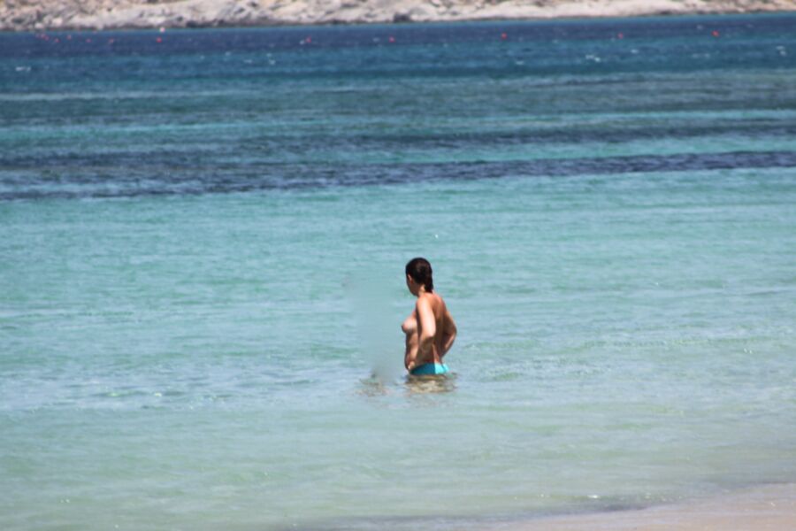 Mom beauty caught topless in Agia Anna, Naxos