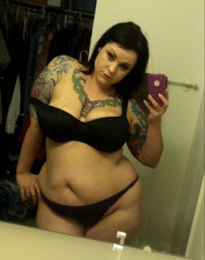 tattooed BBW Mommy