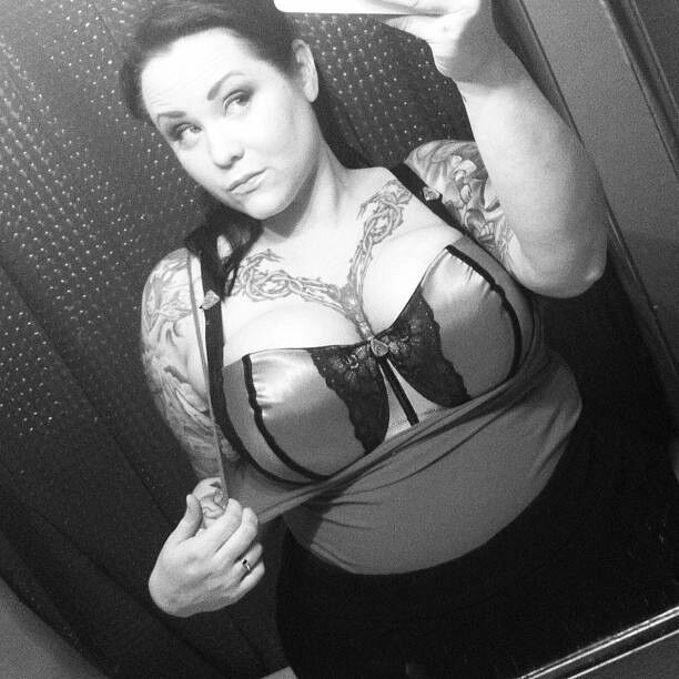 tattooed BBW Mommy