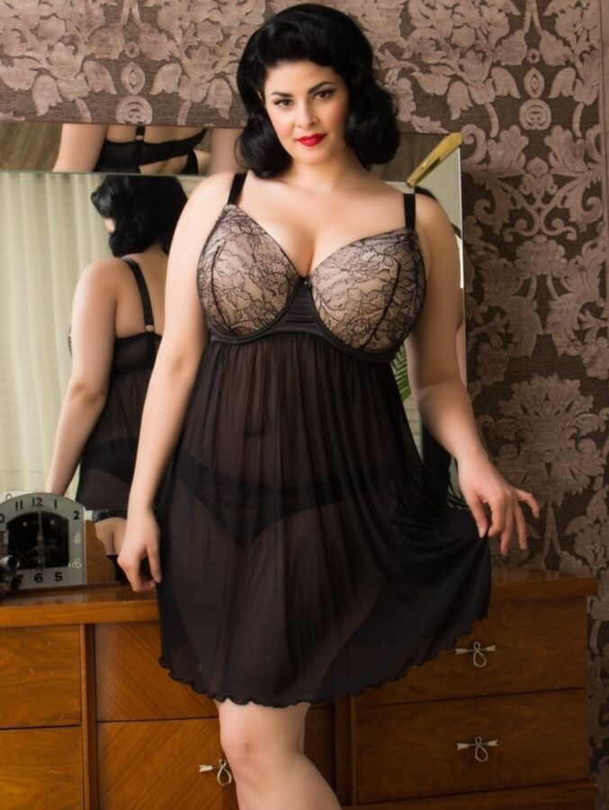 Curvy / Plus-Size Lingerie & Underwear