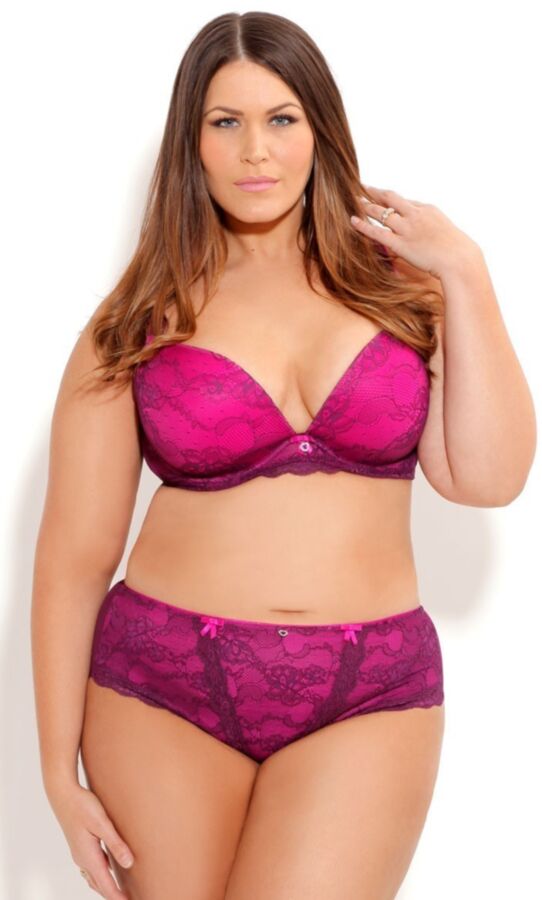 Curvy / Plus-Size Lingerie & Underwear