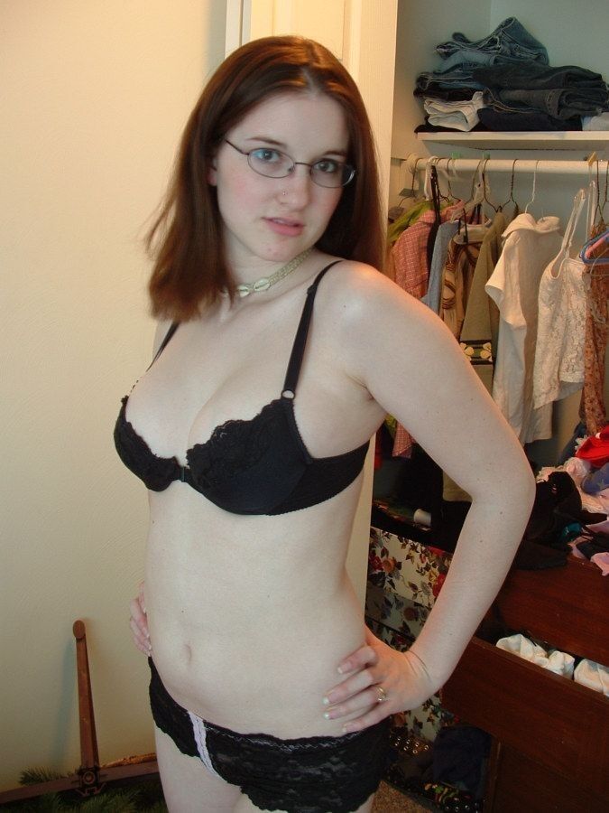 Sexy Thick Amateur with Glasses