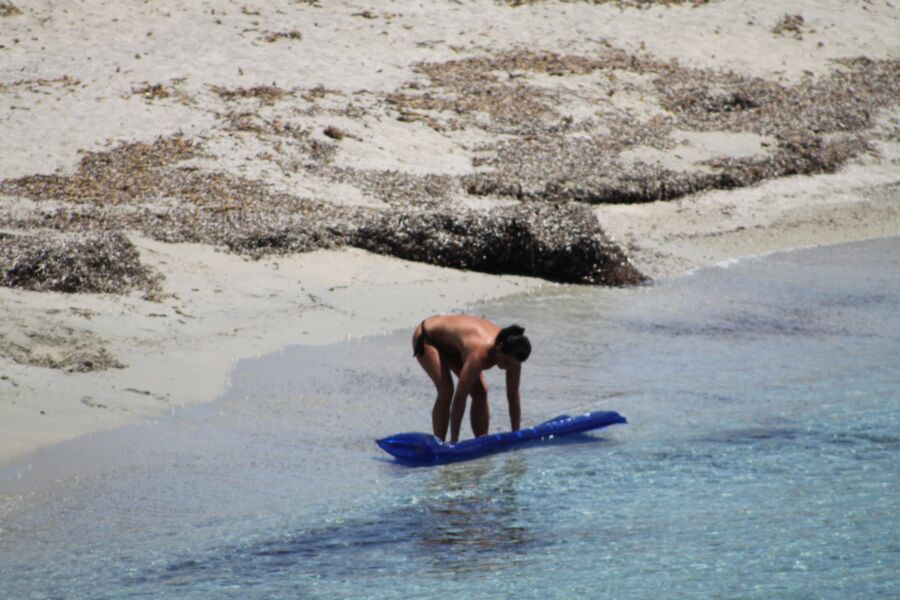 French babe caught topless in Mikri Vigla, Naxos