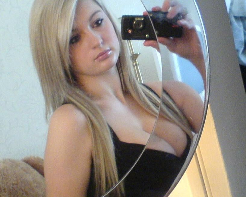 Busty Teen - Cleavage Selfies