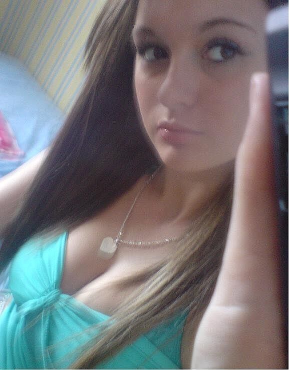 Busty Teen - Cleavage Selfies