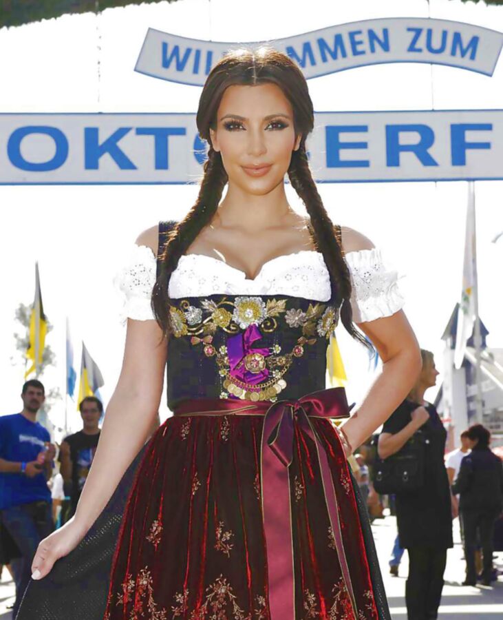 sündige bayrische Madel`n im sexy Dirndl zum Fünfundzwanzigst`