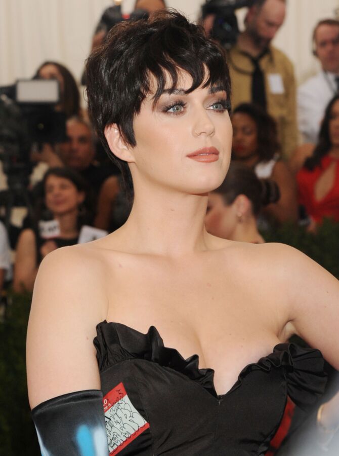 Gala Genefit del Instituto de Disfraces de Eutersau Katy Perry