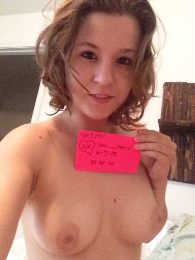 laci__pearl von reddit Gonewild Gesicht nackter Amateur