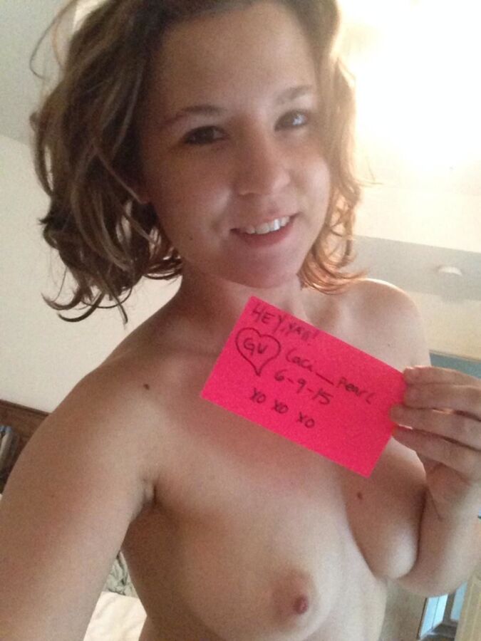 laci__pearl von reddit Gonewild Gesicht nackter Amateur