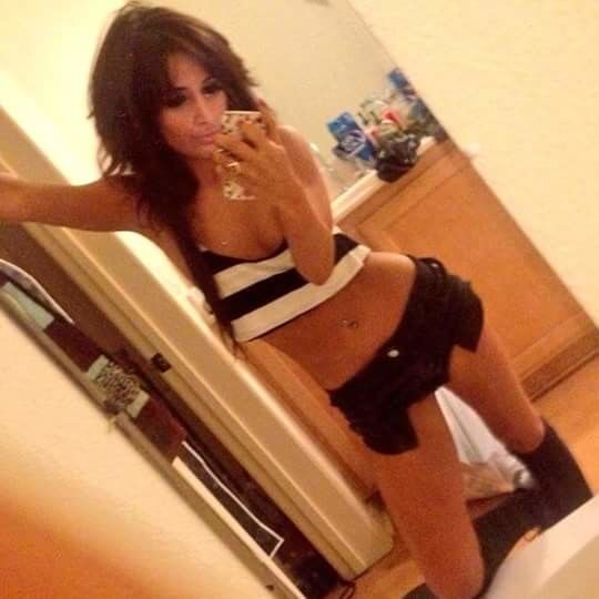 Facebook selfies de jóvenes adolescentes y putas, una latina y una chica blanca