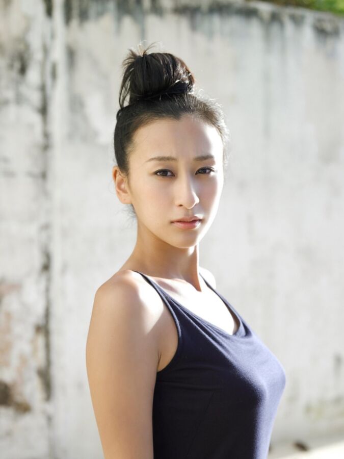 Ex figure skater( Mai Asada)