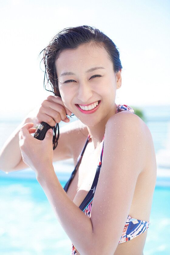 Ex figure skater( Mai Asada)