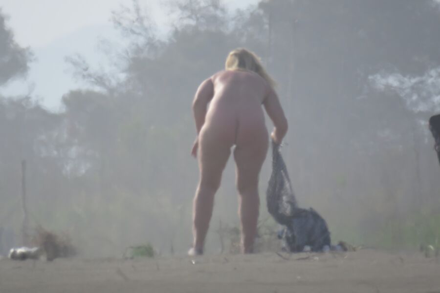 BBW esposa en la playa