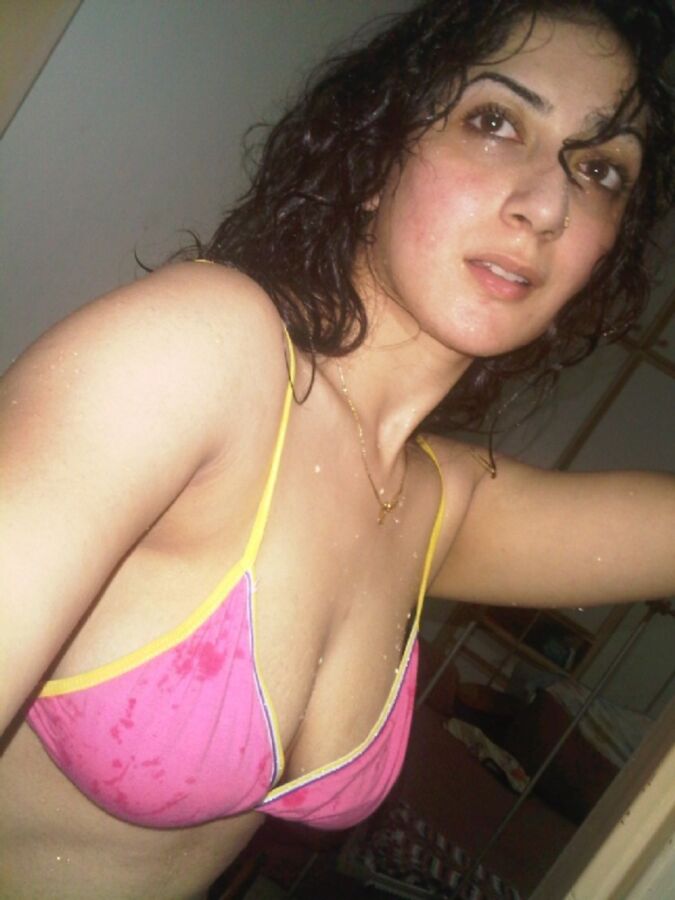 busty amateur arabian