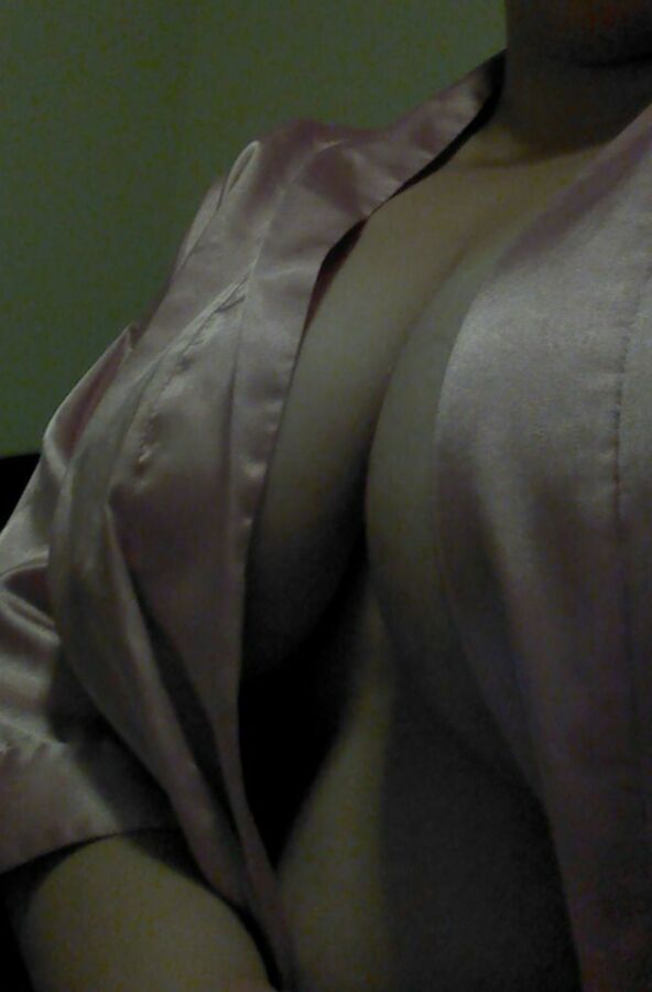 Some quick selfies of my big tits