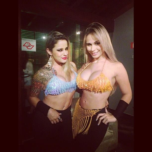 loira milf bunda incrível e grandes mamas