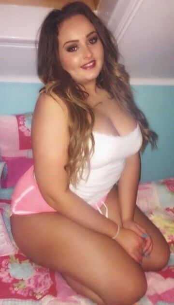 Sexy Belfast Irish BBW teen with big tits