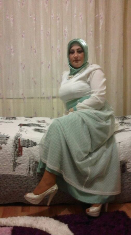 Zeliha - Big Titted Hijabi Milf