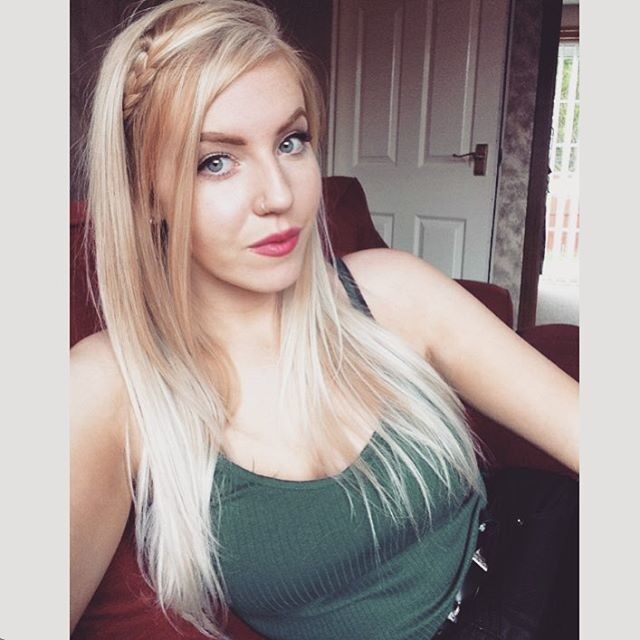 Big Titted Blonde Bimbo Teen Chav