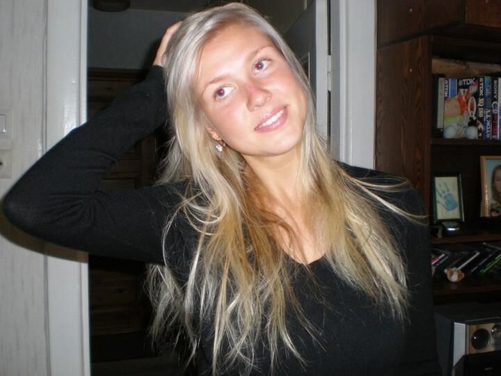 Blondasse à initier