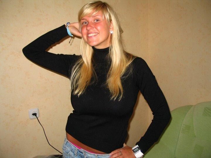 Blondasse à initier