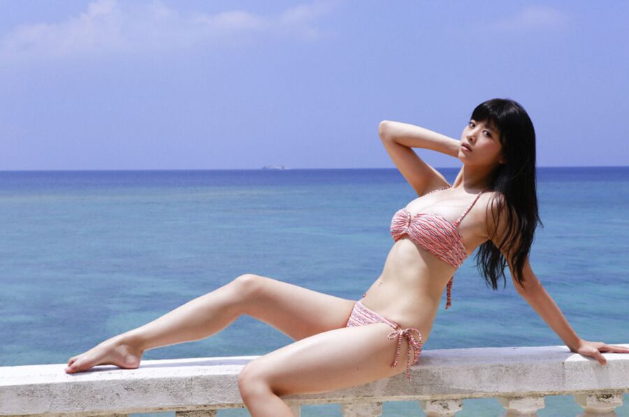 La sexy ídolo japonesa del bikini Fumika Baba