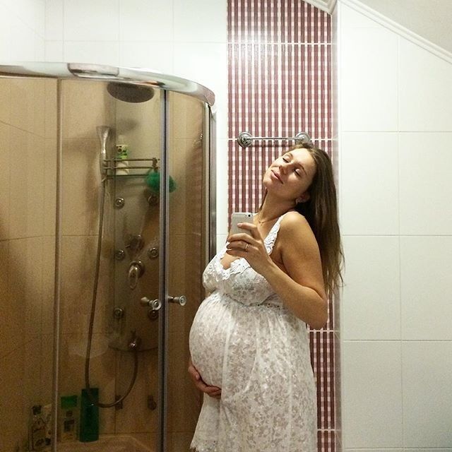 Preggo Anna