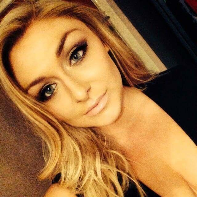 Chav Sluts Escote Selfies