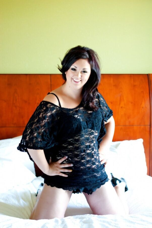 Hotel boudoir session - great cleavage in a few shots