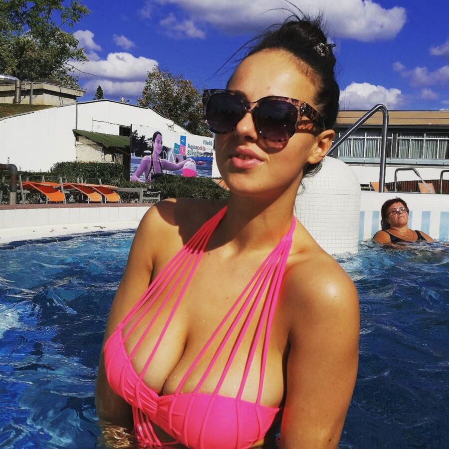 Snezana Radic – Vollbusige Schönheit