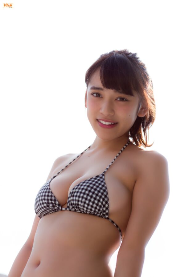 Ídola de biquíni sexy Sayaka Tomaru