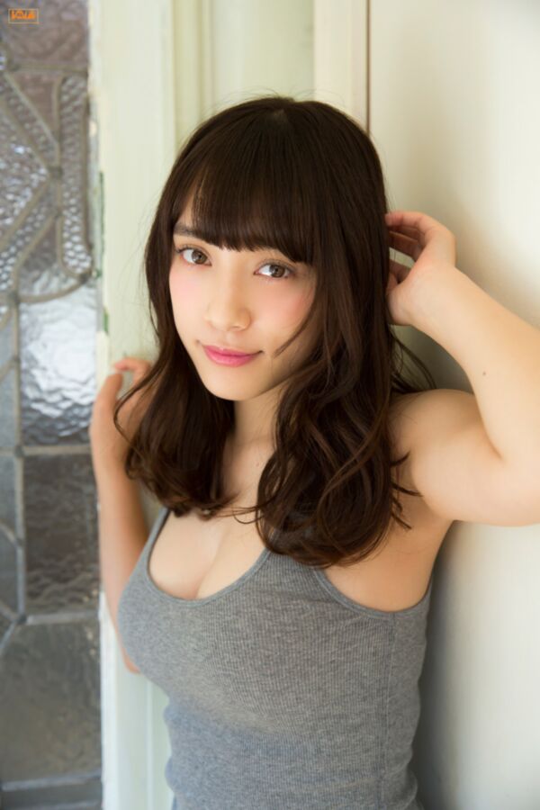 Ídola de biquíni sexy Sayaka Tomaru