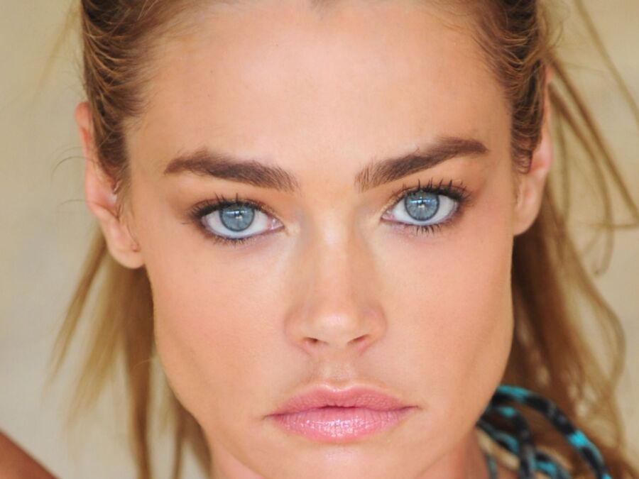 denise richards..this slut was born for facials