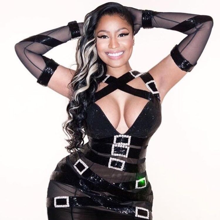 Nicki Minaj Dicker Arsch Dicke Titten (BH)