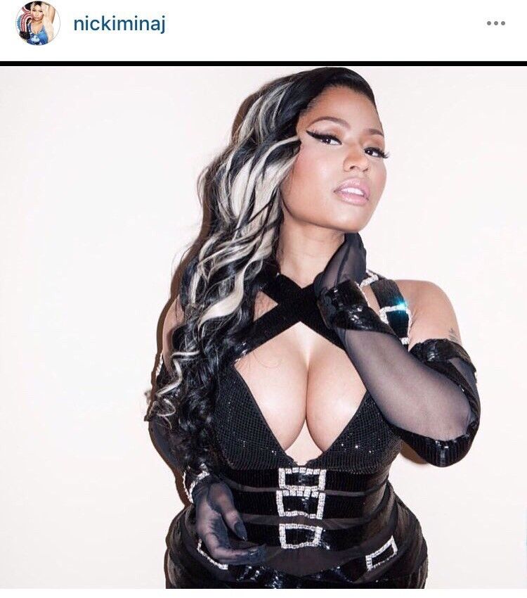 Nicki Minaj Dicker Arsch Dicke Titten (BH)