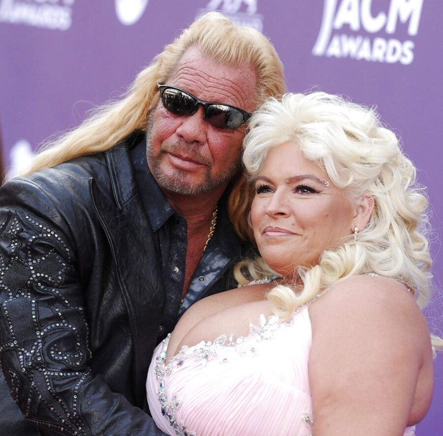 Sexy Beth Chapman mit großen Titten